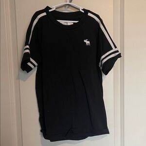Abercrombie Kids 9/10 Black T-Shirt with White Stripes